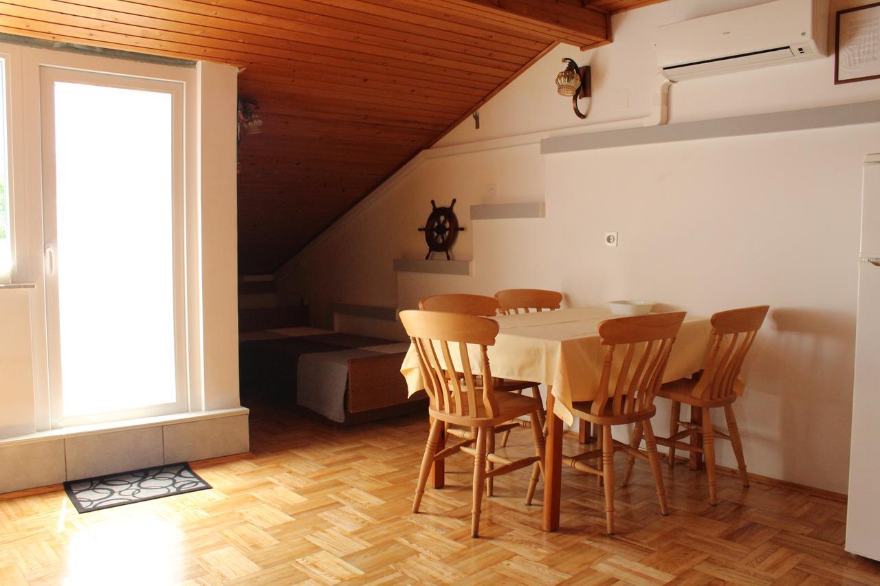 Biro App 4+1 Pax Lägenhet Crikvenica Exteriör bild